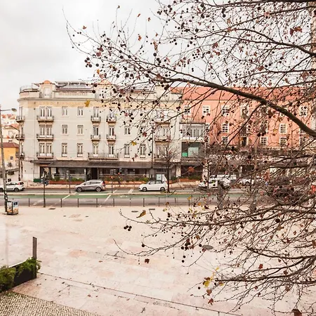 Appartement Flh Intendente Chic With Rooftop Pool Lissabon