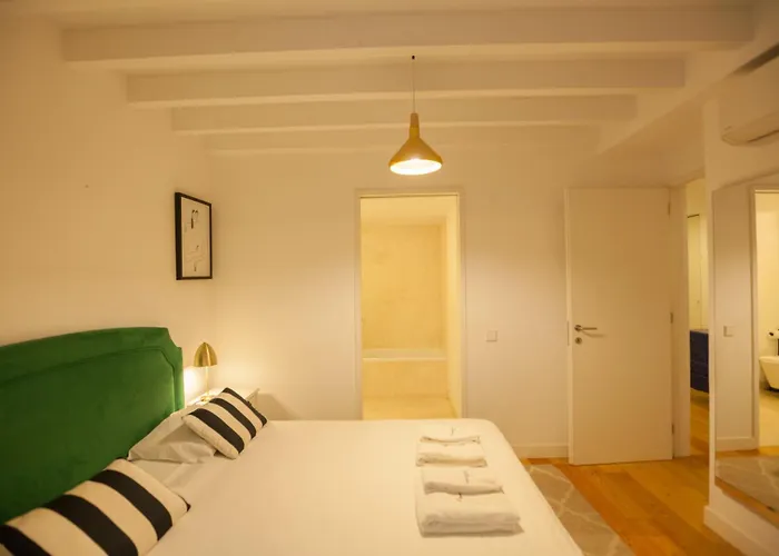 Flh Intendente Chic With Rooftop Pool * ליסבון