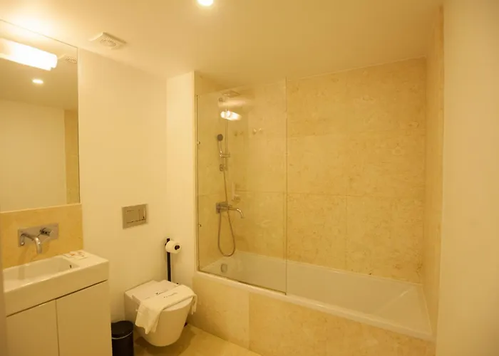 Flh Intendente Chic With Rooftop Pool דירה ליסבון