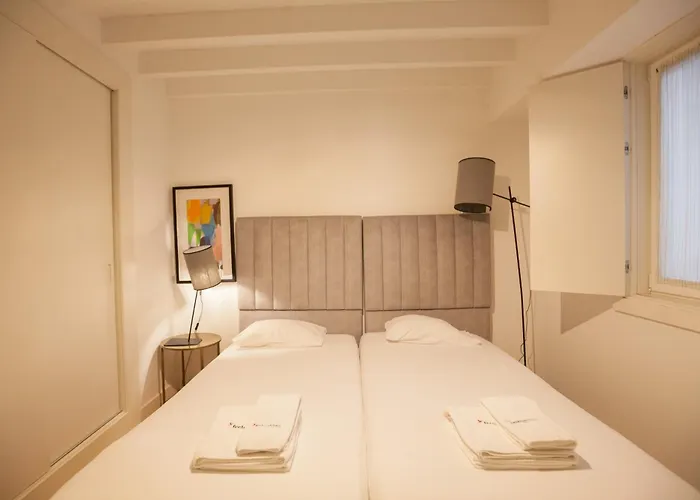 Flh Intendente Chic With Rooftop Pool * ליסבון